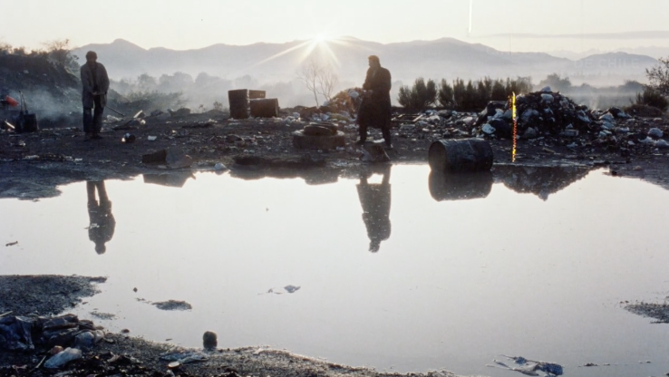 MoralescMarcelo's tweet image. Desde hoy en @CinetecaChile, y celebrando los 80 de Miguel Littin, resubimos todas sus películas en alta definición, escaneando las copias fílmicas que tenemos en nuestro archivo. Es increíble ver Los náufragos así. Acá va el link: cclm.cl/colecciones/el…