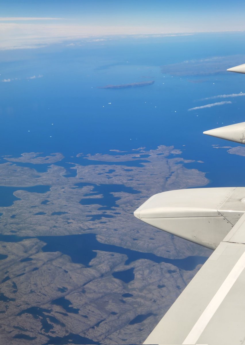 kenmjeffries's tweet photo. The descent into Iqaluit will never stop being amazing! Nice big icebergs off in the distance too. Excited to study climate change and pollution impacts on #SoftshellClams again! https://t.co/ZV72qLdoBu