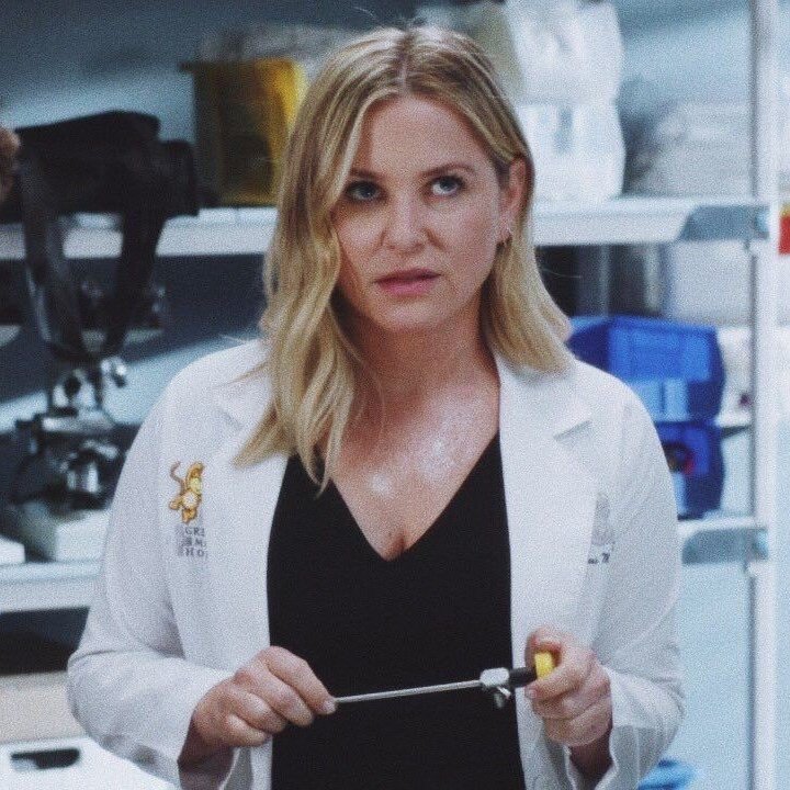 It\s giving cranky Arizona HAPPY BIRTHDAY JESSICA CAPSHAW!!! 