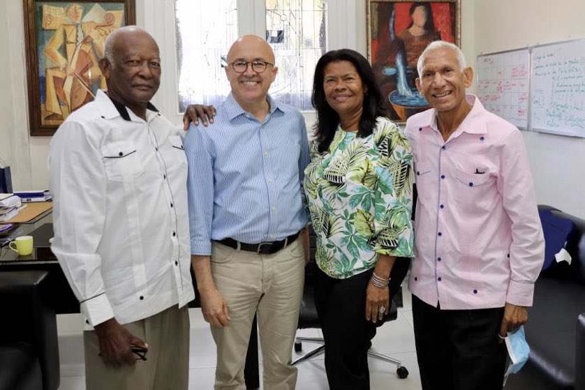 EnlaceDigitalDo's tweet photo. ¡El verdadero proyecto de nación de Francisco @DominguezBrito sigue creciendo! Se suman los presidentes de intermedios Salustiano Peña y José Linares de Los Alcarrizos.

¡El 16 de octubre VOTA 3!

#Vota3 #FranciscoPresidente https://t.co/cnoDvHgQyb