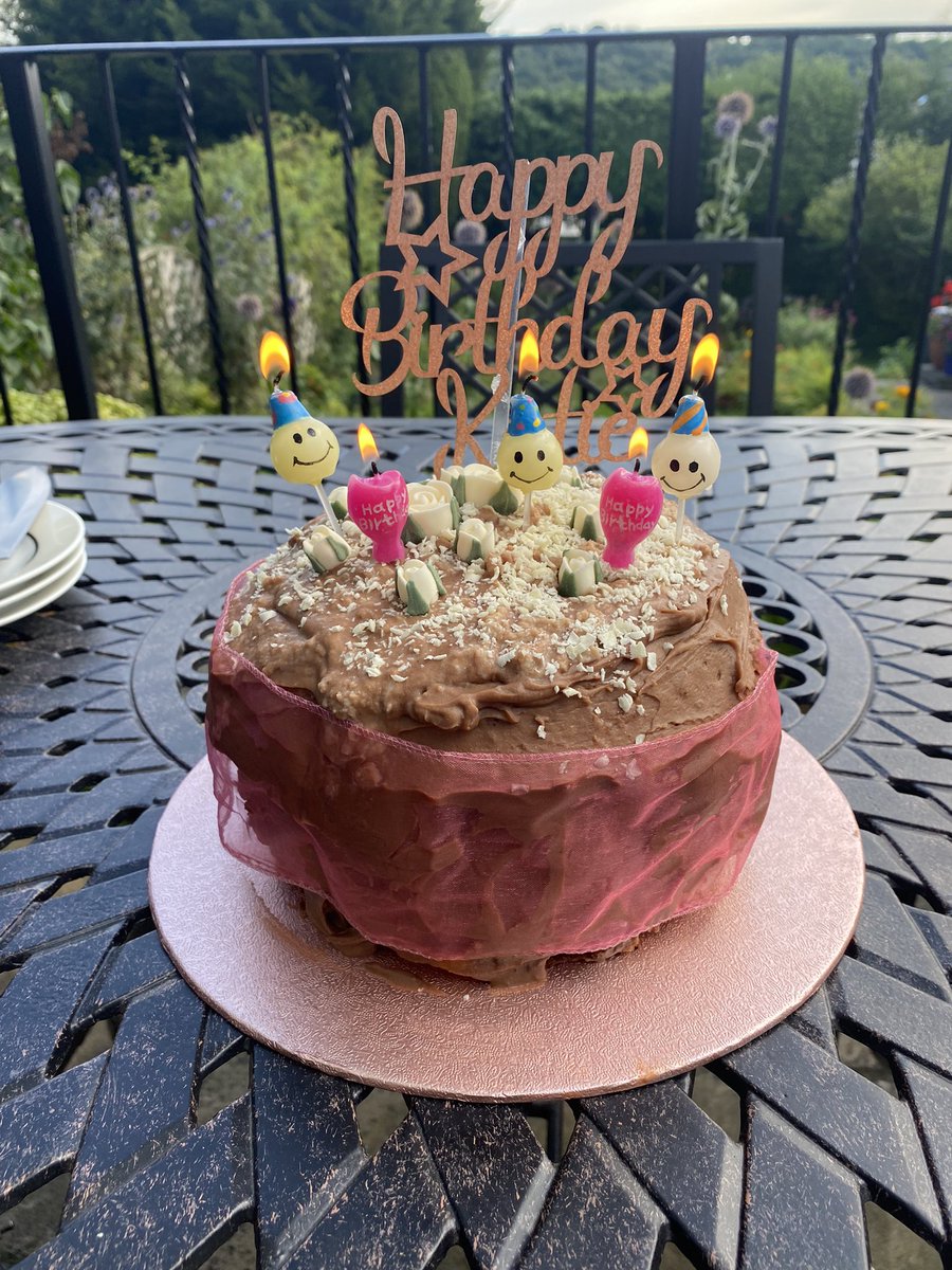 katiecakey123's tweet photo. Tuesday was a double session day. 5k with the husband this morning and strength this afternoon, with a pre-birthday meal and cake with my parents in the middle. Is that called a cake sandwich 🤔 #runninggirl #justkeeprunning #strengthwork #summerholidays https://t.co/m0LwH7ZCNX