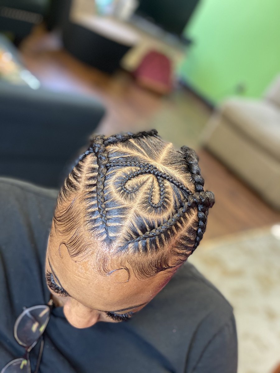 teet_longs's tweet image. A braided thread 
#fulanibraids #Fulani #mediumknotless #mediumknotlessbraids #feedinbraids #Feedins #braidstyles #braids #memphishairstylist #memphisbraider #oxfordbraider #mississippibraider #atlantabraider #memphisbraids#lemonadebraids #atlanta #braider