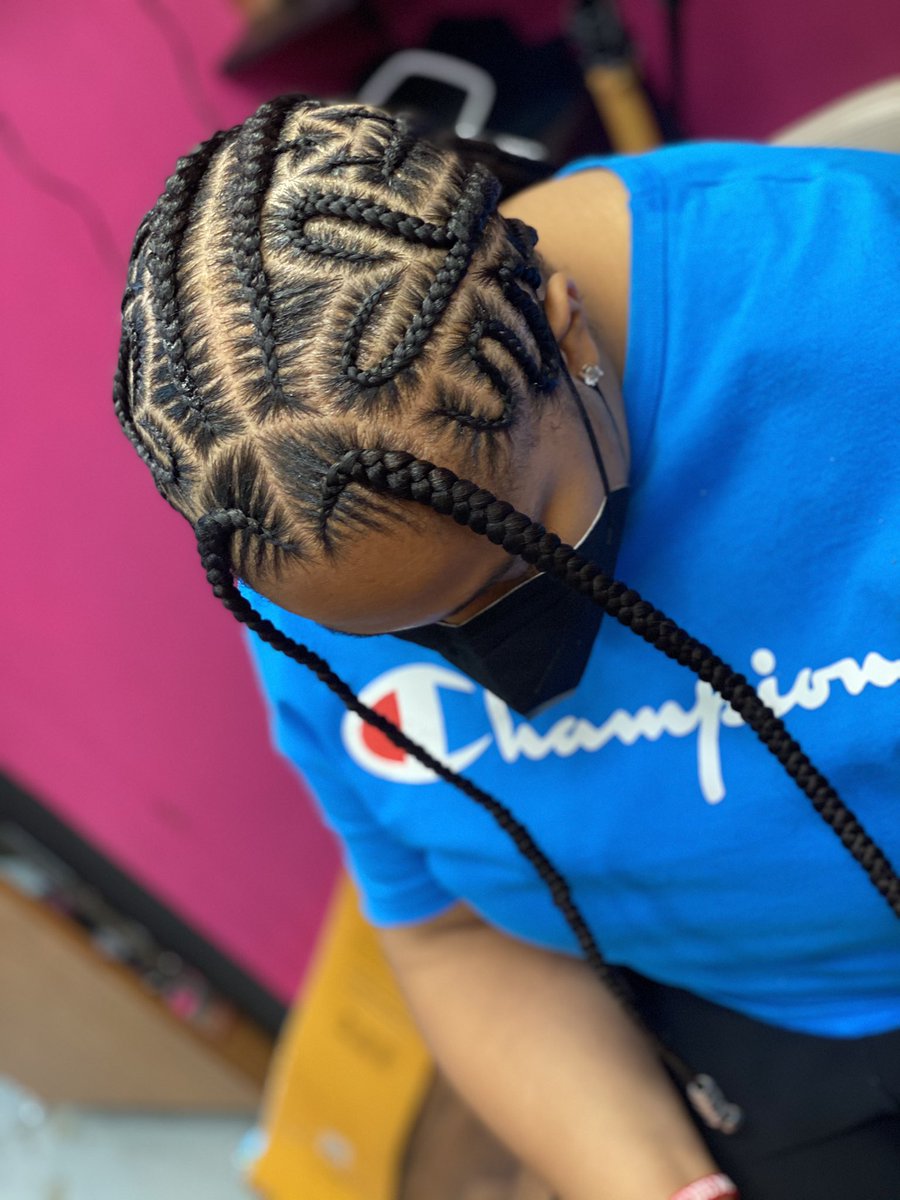 teet_longs's tweet image. A braided thread 
#fulanibraids #Fulani #mediumknotless #mediumknotlessbraids #feedinbraids #Feedins #braidstyles #braids #memphishairstylist #memphisbraider #oxfordbraider #mississippibraider #atlantabraider #memphisbraids#lemonadebraids #atlanta #braider