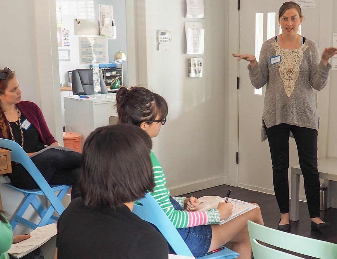 ExpoReviewLit's tweet photo. Want to learn how to run a #litjournal? Take charge of your own project like producing a podcast, or creating a chapbook or a poetry series? Then apply to be an #ExpoIntern for fall 2022! The deadline to apply is August 15. Find details: https://t.co/t4zf1Ght3f. https://t.co/F4kopwQMlX