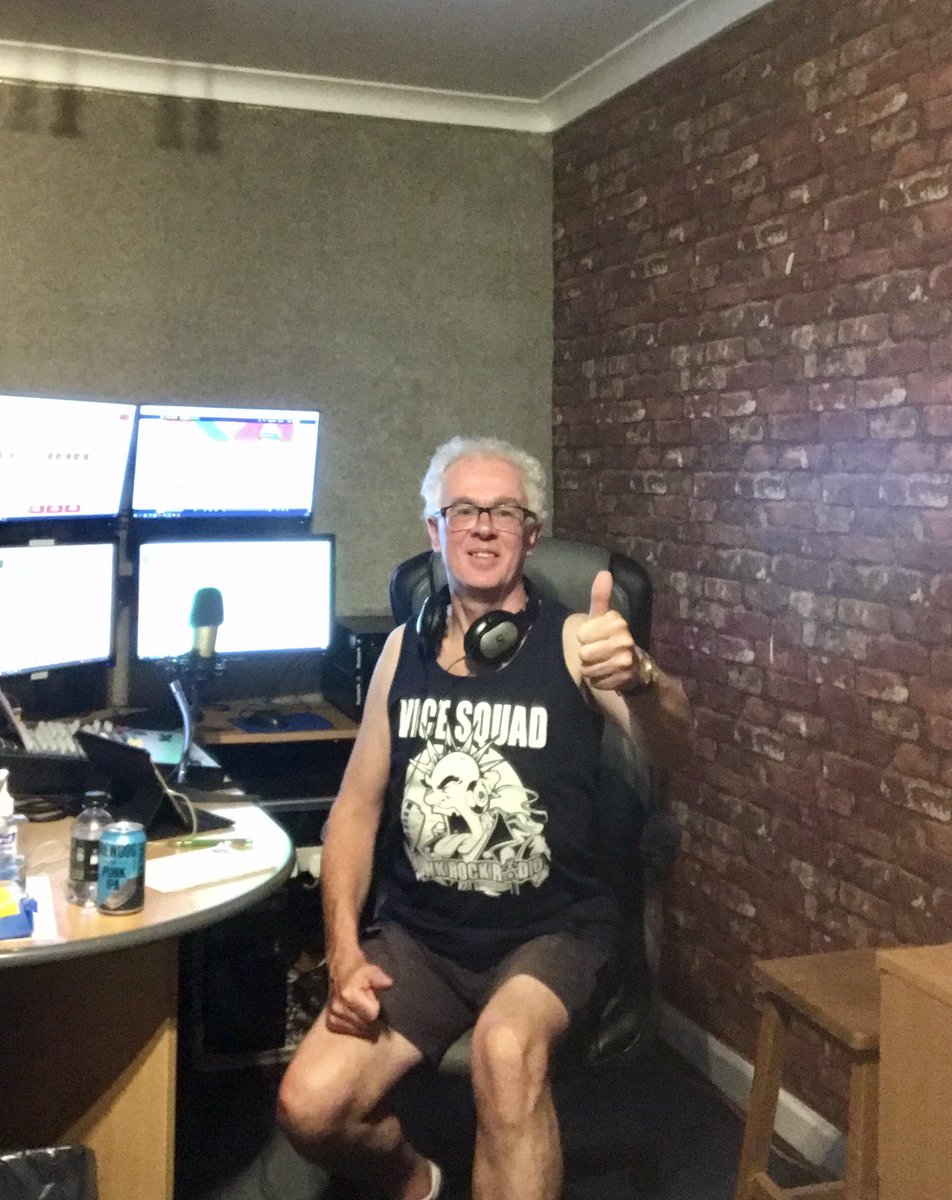 ChrisStagg13's tweet photo. Last nightβs monthly #Punkified #Radio #RadioShow of #independentartist #unsigned & their #originalmusic #NewMusicAlert & #coversong all of a #punkrock #punk style. One hour, hear here: https://t.co/l6vUpZRS2c https://t.co/xqCZbUx2h4