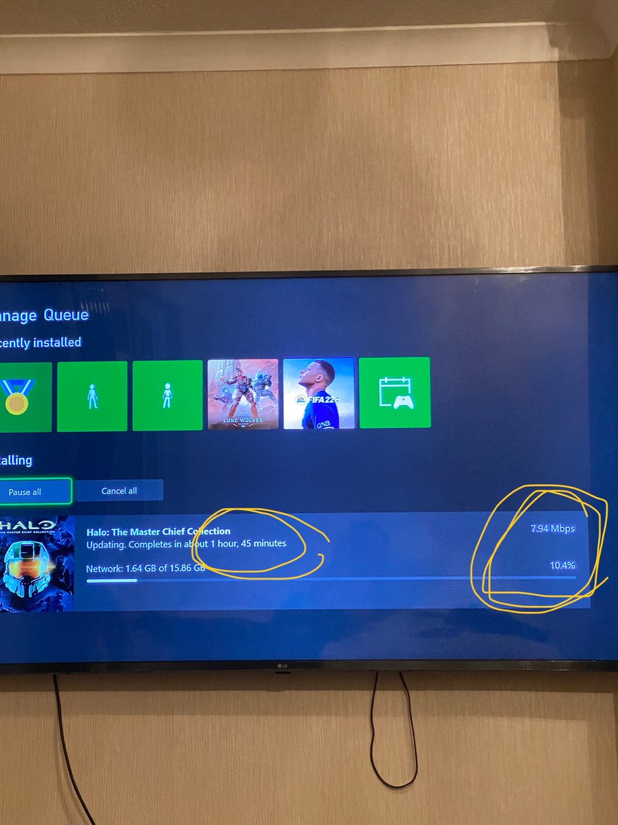 easy_leezy's tweet photo. Oi @XboxSupport explain this you ballsacks!!! 

Maybe if @BillGates wasn’t so busy planting microchips into everyone he could focus on translating download speed into DOWNLOAD SPEED 🖕🏻 https://t.co/hdEKDS3Jeq