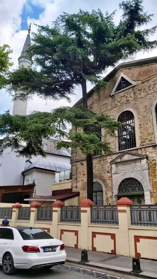 polatyunusemre's tweet photo. Üsküdar-Kuzguncuk bir başka güzel. Tarih, Kuzguncuk'ta bütün canlılığıyla yaşıyor... #boğaz ın inci köyü 💕 #kuzguncuk #tarih #kültür #hoşgörü #semti 😎 📸✋ https://t.co/oS4WAmDM3i