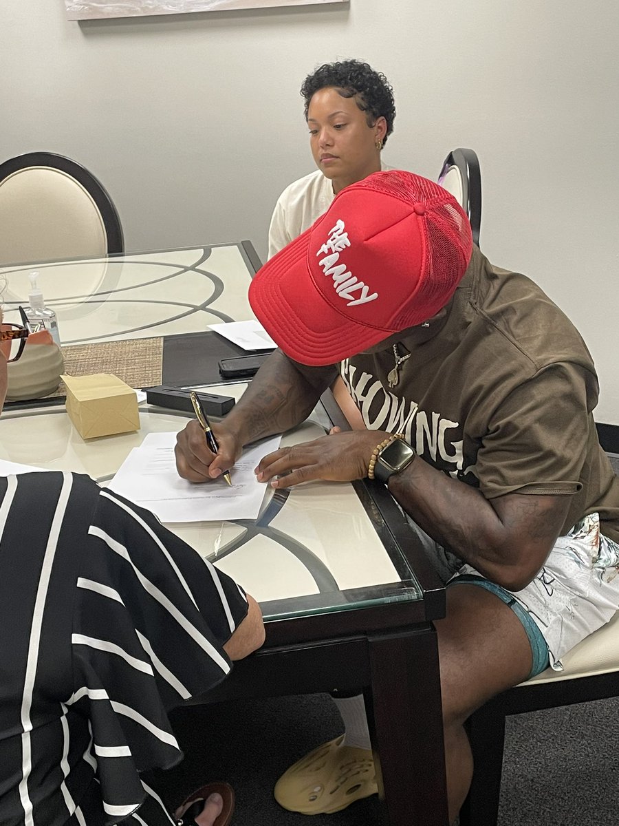 BrandonJoyner24's tweet photo. CONGRATS!!! @Cjoyner24_ officially purchased his first home today, 22 years old, still haven’t graduated. @GoBuilderSports is a life changing opportunity. Once you learn a trade, you’ll never be broke! https://t.co/FVr0yDzICL
