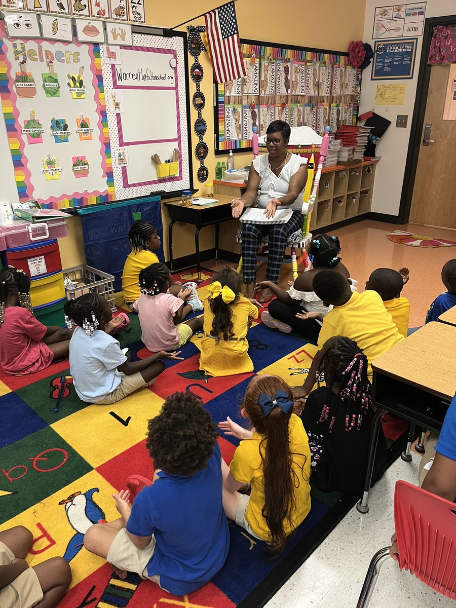 NatalieElie1's tweet photo. Caught @GullattES1 1st Grade teacher taking off with @HeggertyPA on DAY 2! Students were engaged while learning the expectations during this sacred time! Way to go! #perkypace @flattimo @3rdgradeM @TishaBentley @ShawannaBArnold https://t.co/AThBUeK6Bb