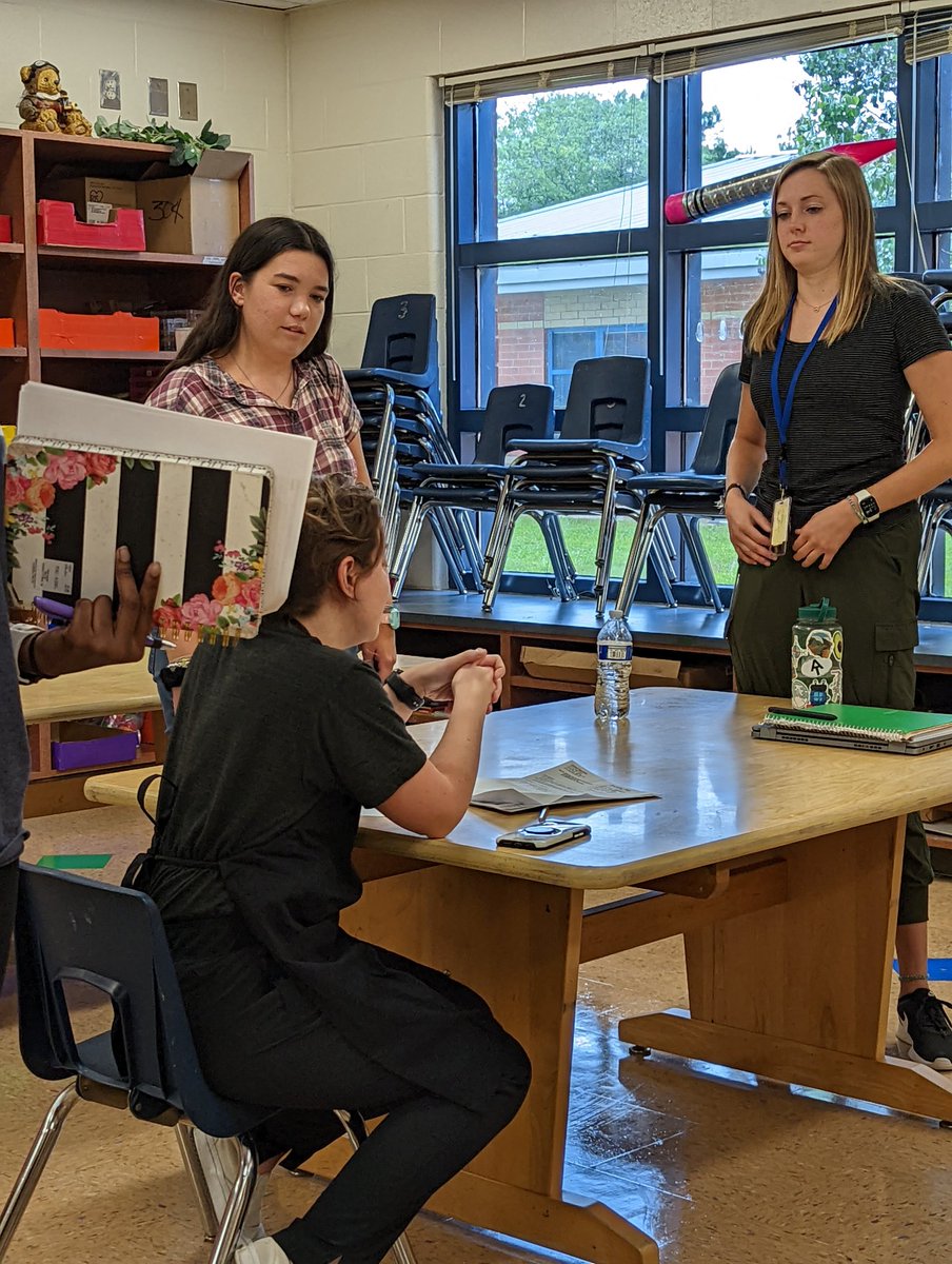 PPA_RTE's tweet photo. Had some great learning going on today around planning for Meet & Greet. Teachers were able to practice WICOR as they planned for the day. We had mock parent interactions, planning with groups, and shared ideas. @RTEFlightStatus @R2Recruits @cvegabennett @RichlandTwo https://t.co/Ll7R44d4Og