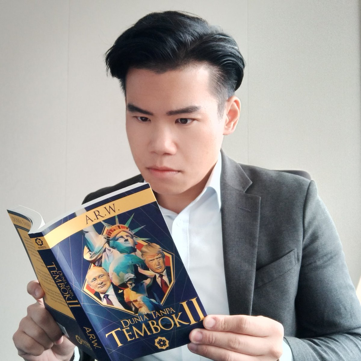bernamadotcom's tweet photo. Ayman Rashdan's Bahasa Melayu articles pique Malaysians' interest in international issues 

https://t.co/vIhrvfyy9H https://t.co/mZP3sjTRU4