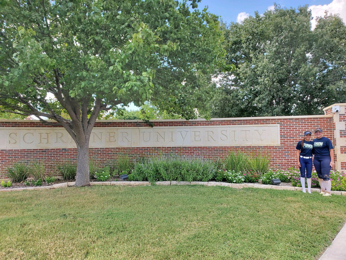 Fergie_2024's tweet photo. Attended a camp this past weekend at @SchreinerSB Thank you for the coaches, players who were there and the information provided!! @TxFusion16U @GuyerSoftball https://t.co/INrN61oZHA