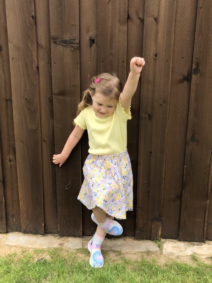 TurnerKat_'s tweet photo. Who is first-day-of-school ready?! Time to #shine #FISDmadetoshine  so excited my mini will be across the hallway! Thanks @OgleElem and @um_BARELA for creating a special and safe  place for our littles to #learn to be #futureready #explore and grow into their own💕💎 https://t.co/2jjY6SGu1i