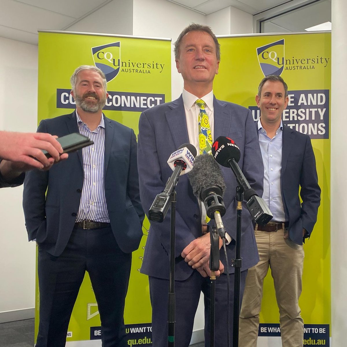 CQUniversityVC's tweet photo. An honour to welcome @JEChalmers &amp; @AnthonyChisholm to @CQU #Rockhampton for the Jobs and Skills Roundtable! A great opportunity to also showcase some of our amazing training and mining technology @ our Advanced Technology and Innovation Centre! @CQUni #jobs #skills #training #CQ https://t.co/FTRI4A7yu0