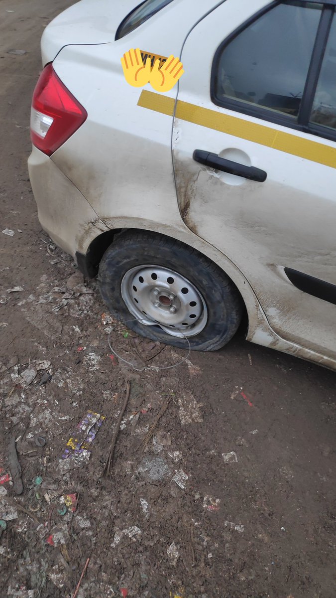 pranay_d's tweet photo. @savaaricars 
Met with an accident due to sleepiness of the drver at 6.25am at limbe jalgaon
Not able to reach savaari
Thnkfully no one is hurt but it could have been Fatal.
Mumbai to my place takes about 8hrs by car
Been 9.30 hrs still 2hrs away
Drvr Took the longest way inspite https://t.co/e6sF81u7Dl