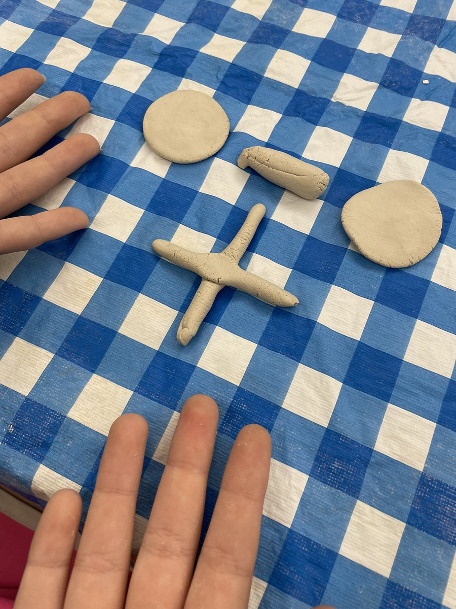 NaomiWEller6's tweet image. Day 2 Summer Camp @HWDSB visit from @HamiltonHarbour at Queen Mary making turtles out of clay @avivaloca @teach_mcc. Next step painting and building turtle homes!