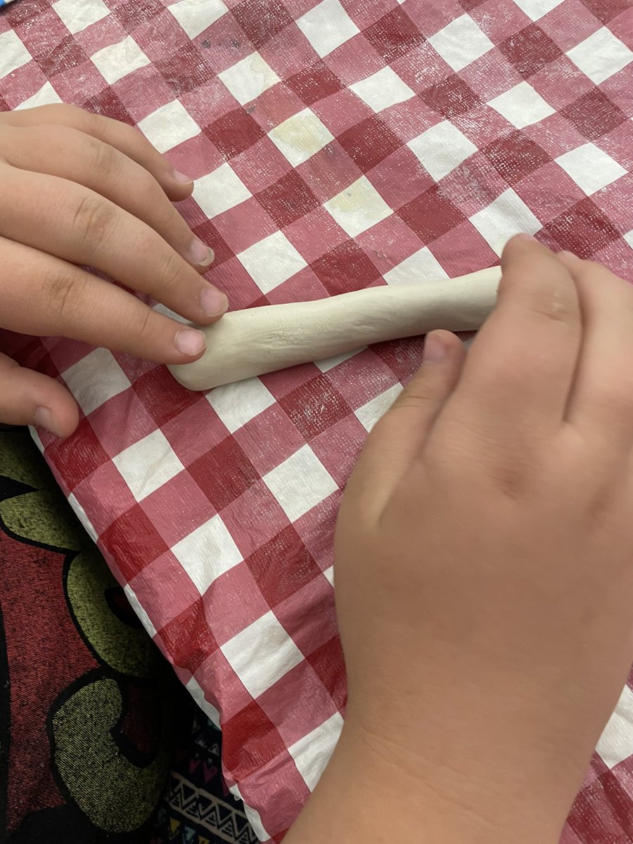 NaomiWEller6's tweet image. Day 2 Summer Camp @HWDSB visit from @HamiltonHarbour at Queen Mary making turtles out of clay @avivaloca @teach_mcc. Next step painting and building turtle homes!