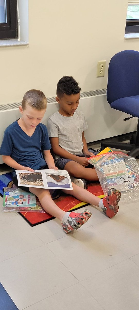 libattsmith's tweet image. Pine Brook students enjoying games and reading at Books and Breakfast. @Pinebrookgcsd @GreeceCentral @PettiferSuz