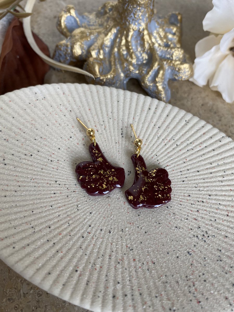 Savanahshae_'s tweet photo. Howdy! I��m a class of 2020 Ag and wanted to show off some earrings I’ve made! They’ll be perfect for game day or any other TAMU event. I can also make them maroon without the gold if you’d prefer. They’re on my Etsy and would love if you fav my shop. Ts &amp; Gs 👍🏻 https://t.co/hxYoeac34Q