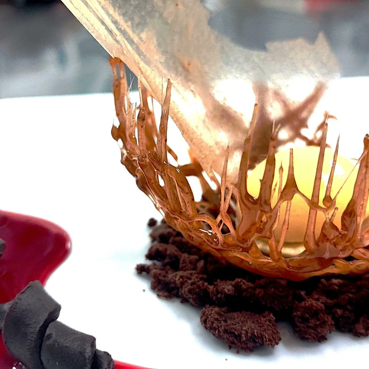 darkistade's tweet photo. Pastel de selva negra deconstruido...
Tantas texturas, diferentes temperaturas y sabores en un mismo postre.
#ElPlatoNegro #CDMX #Mexico #chef #cheflife #tasty #flavor #food #foodie #foodporn #baking #chocolate #isomalt #cherry https://t.co/yM0drtqVvm