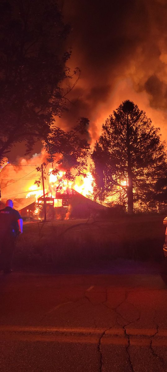 WGME's tweet photo. #BREAKING: Cumberland County dispatchers confirm that crews are on the scene of a barn fire at 160 Flaggy Meadow Road in Gorham. (📷: Sara Mower)

STORY: https://t.co/Fgl7etWm4y https://t.co/ho1gqZF0Kl