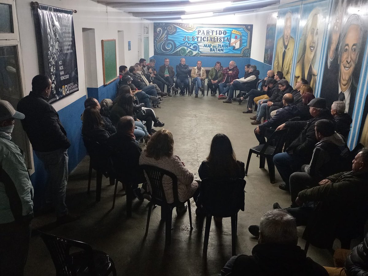 maxiberman's tweet photo. Excelente encuentro en el PJ: Militancia, territorio y organización.
Comprometidos con el objetivo @FerRaverta INTENDENTA. https://t.co/Ujz2SjBDrJ