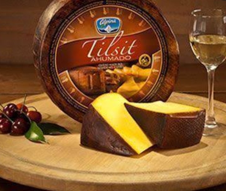 JuanCVargasP's tweet photo. Mi queso maduro predilecto: Tilsit Ahumado de Alpina... mejor aún con un buen vino 😋
#ElQlubAlpina https://t.co/MmUpgrYhgq