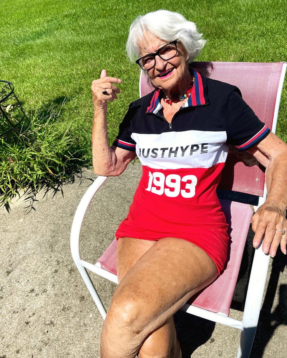 Checking in to let ya’ll know… I QUIT SMOKING AFTER 70 YEARS.. N YEA I GAINED SOME WEIGHT… BUT LET ME SLAY REAL QUICK 💋