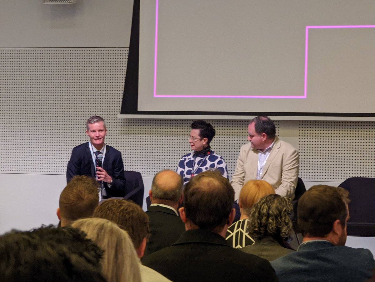 Gareth L tweet media