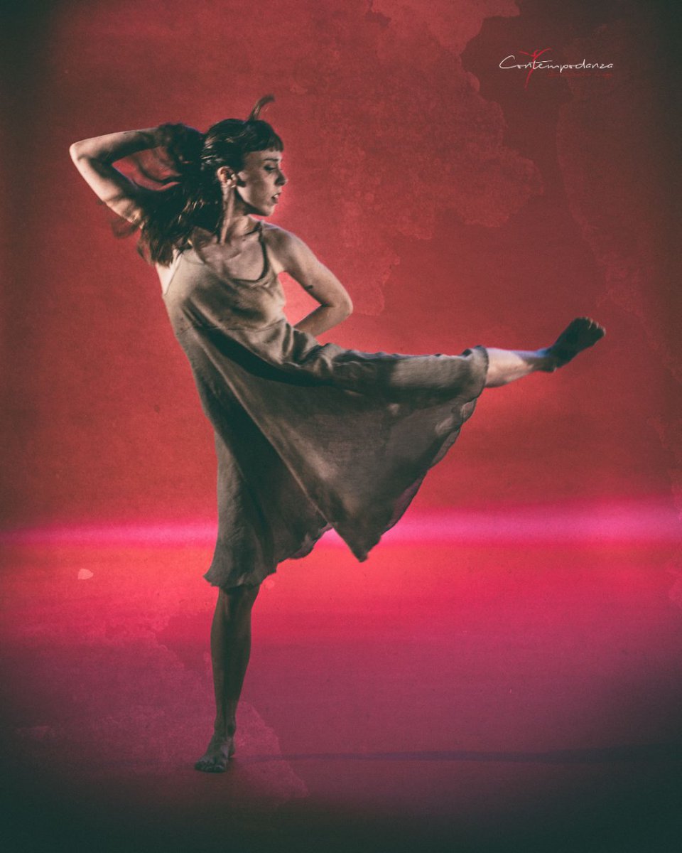 ContempodanzaMX's tweet photo. “El conocimiento que se busca aquí es el de la posesión de la parte luminosa del mundo”

Cita de 'La Flama en el Espejo'
Estreno el 13 de agosto en el Palacio de Bellas Artes por nuestro XXXV Aniversario

19:00 hrs
ÚNICA FUNCIÓN

Boletos aquí🎟
https://t.co/0Z1LIRTise

@danzINBA https://t.co/LwyjnzNGp7