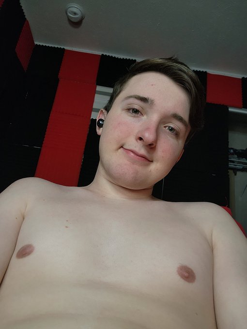 Hey guys I'm now live on chaturbate https://t.co/0Xl2rWGkuV<a href="/tag/gay"class="tags"><span>#gay</span></a><a href="/tag/onlyfans"class="tags"><span>#onlyfans</span></a>
