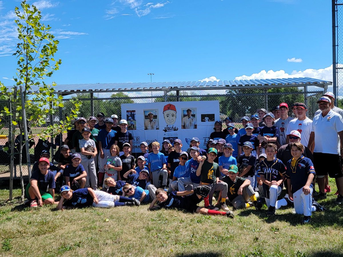 lmbaseballca's tweet photo. @lmbaseballca would like to thank @UncleJacksBase1 for putting on a great event!! Our players had a blast and learned a ton from the staff and coaches!! @UncleJacksBase1 @WindsorSelects @canadahowie @KParadis16 @xfreyje #BaseBallRules https://t.co/mD41t2ywnX