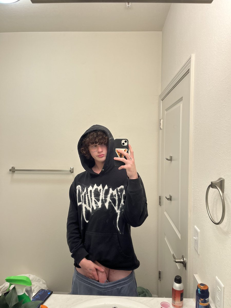 notcodydavis's tweet photo. come get my premium snap for only $20😋, simply just add my snap (imnotcodydavis) and slide up on my story and ask for the premium, come see everything you want to see!!😩😩, best $20 you will ever spend😉 (CASHAPP ONLY!)  #retweet #LGBT #onlyfans #premiumsnaphat https://t.co/x8EZ75dmzd