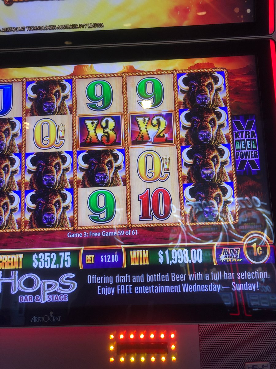 justwinninghits's tweet image. My first jackpot ever !!
See the video on my YOUTUBE CHANNEL- 
JustWinningHits slots
#hugejackpot
#BuffaloGold
#15goldheads