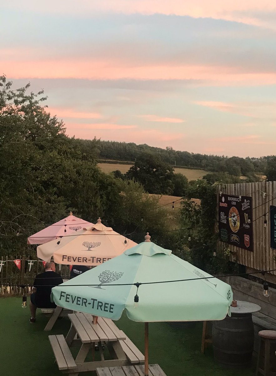 When the sky matches your umbrellas <a href="/TheBellInnChitt/">The Bell Inn</a> #winning #winningatlife #matchymatchy #pubgoals #Devon #northdevon <a href="/northdevonnow/">North Devon Now</a> <a href="/DevonLife/">Devon Life</a> <a href="/northdevon/">North Devon</a> <a href="/lovenorthdevon/">North Devon</a> <a href="/Devon_Hour/">#DevonHour</a> #lovewhereyoulive <a href="/VisitDevon/">Visit Devon</a> #sky #skies #sunset #m