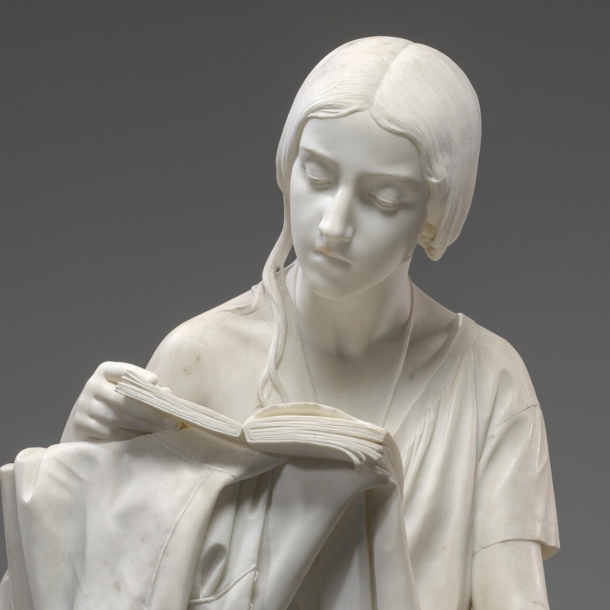 The details make all the difference. ✨

Cleansing your timeline with a close look at the exquisite marble details of Pietro Magni’s 19th-century sculpture: “The Reading Girl.” 🔍⬇️