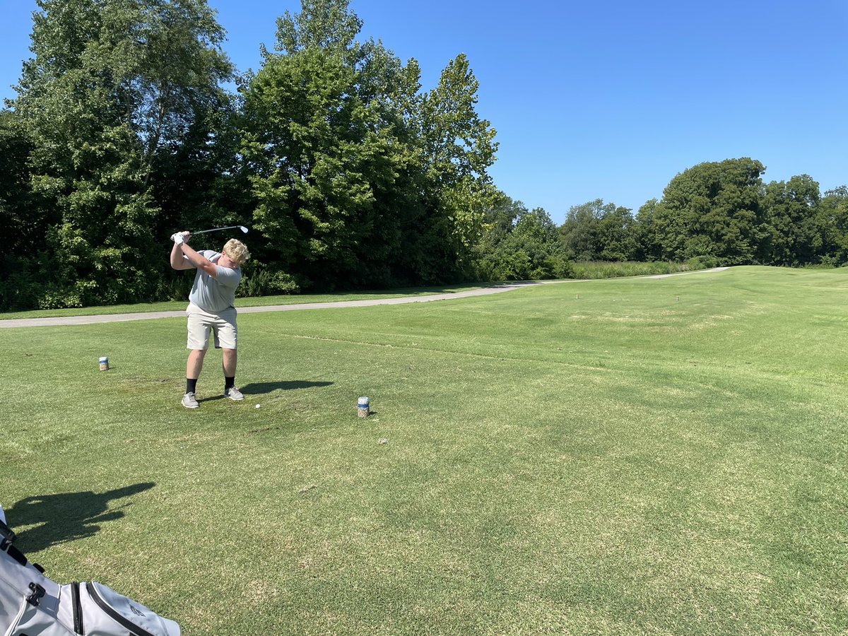 BCHSAthletics2's tweet photo. Fighting Tiger Golf team placed 4th at the Pearl Club in Owensboro. 

Sophomore, Mercer Rogers shot a team best 77, good for 12th place overall.  

Pictured is junior Brett Hinton.

Boys Team finished with a score of 325, great job guys!! #WeAreBC https://t.co/DsvflqiRpe