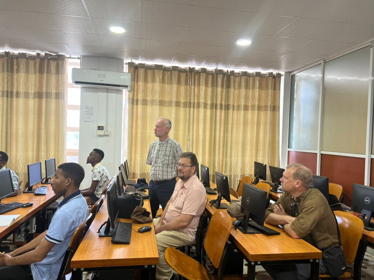 GeoICT4eSUA's tweet photo. We showed them some of the maps we made in QGIS and they showed us how to produce simple but interactive maps through the use of #qgis #googleearth and #googlemaps https://t.co/1nGLIJnp3K
