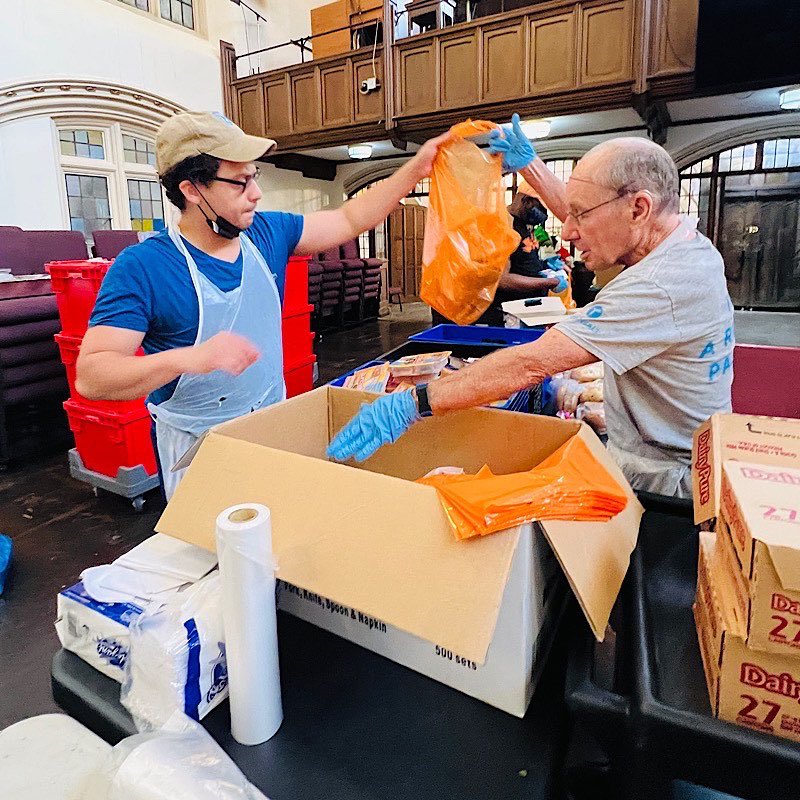 thereddoorplace's tweet photo. Great job today crew! https://t.co/SUzm3n6VWg
#nonprofits #charity #donate #FoodInsecurity #community https://t.co/iNUFRBruYC
