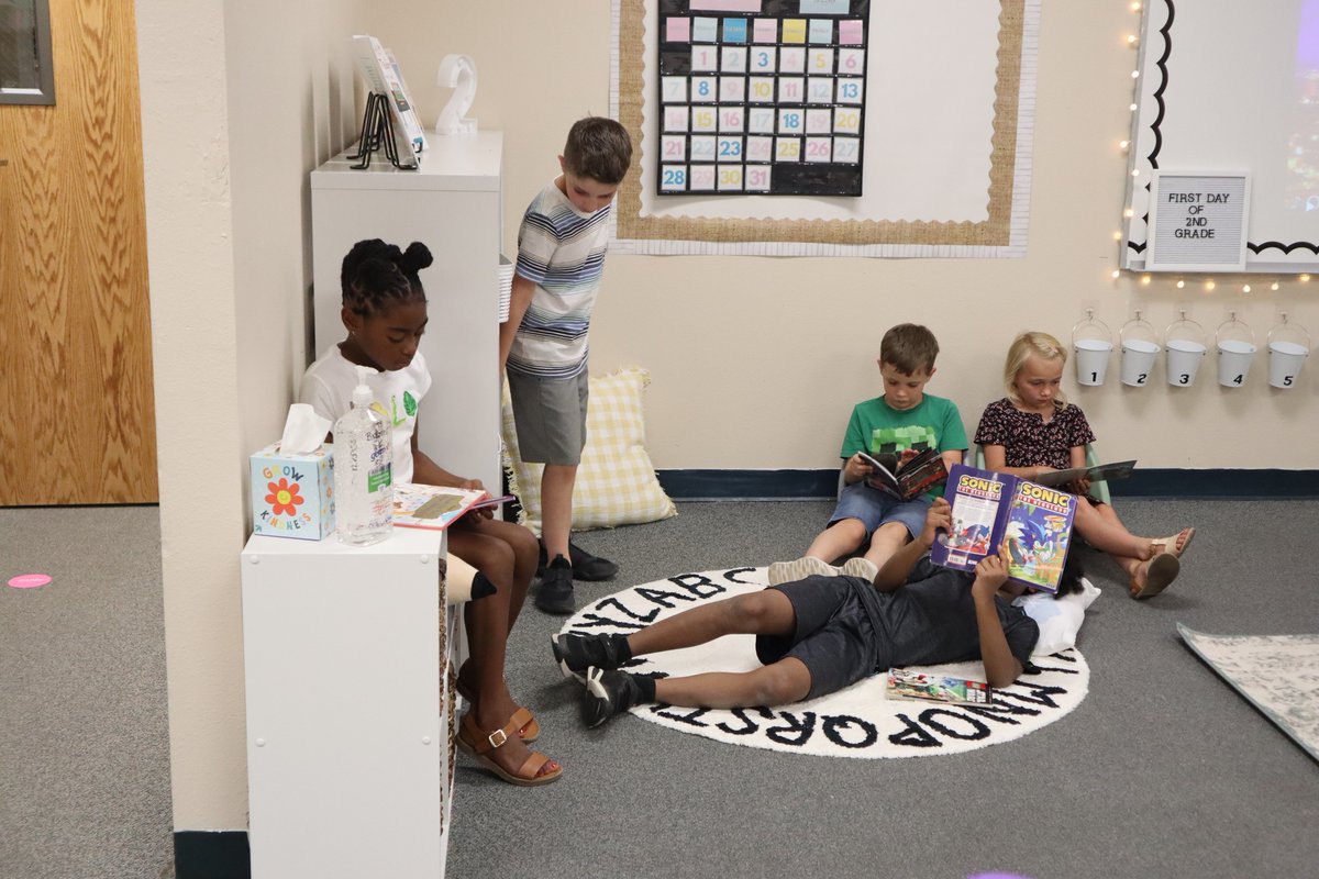 📓📚📝✅That's a wrap on the first day of school for kindergarten, 2nd, 7th, and 10th graders today!  #FFC8Family #TodaysMission #backtoschool2022 #backtoschool