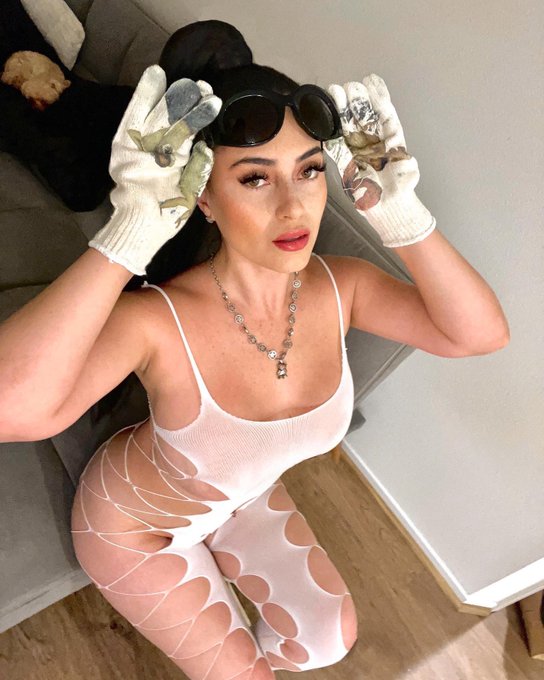 I&rsquo;m bad and u love it https://t.co/dfbdUlmUj6