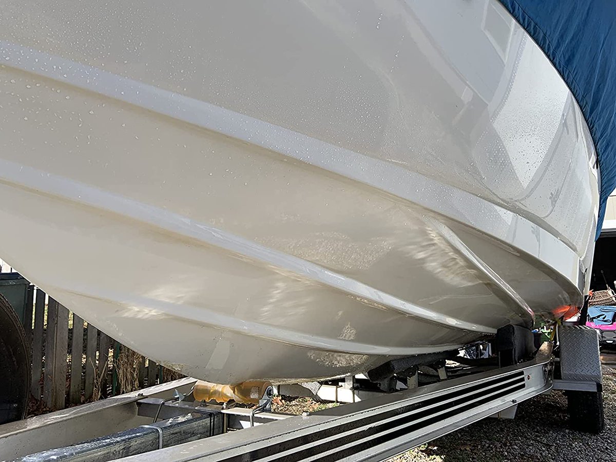 Starbriteinc's tweet photo. Occasionally leave the boat in the water for several days resulting in brown staining on the hull??
Instantly remove grassy marine growth, rust, scum line, yellowing, fish blood and more with our Instant Hull Cleaner!
#StarbriteSolutions #TuesdayTips #InstantHullCleaner https://t.co/iuhTmrzMxY