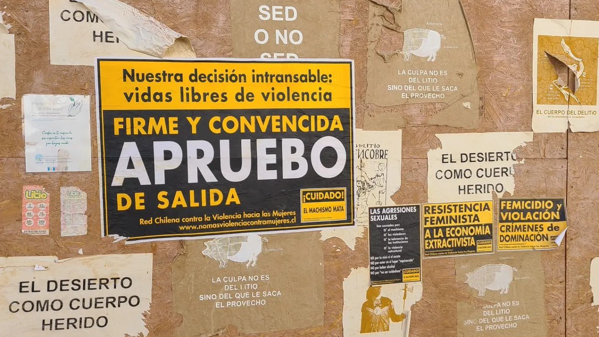 🌠Este domingo estuvimos en #SanPedroDeAtacama entregando textos de #NuevaConstitución y resolviendo dudas. Como sitio turístico, pudimos compartir con personas de todo Chile muy interesadas en distintos temas 🌵🦩 Nos desplegamos como <a href="/norteaprueba/">Comando "El Norte Aprueba"</a> #AprueboConEsperanza #Apruebo