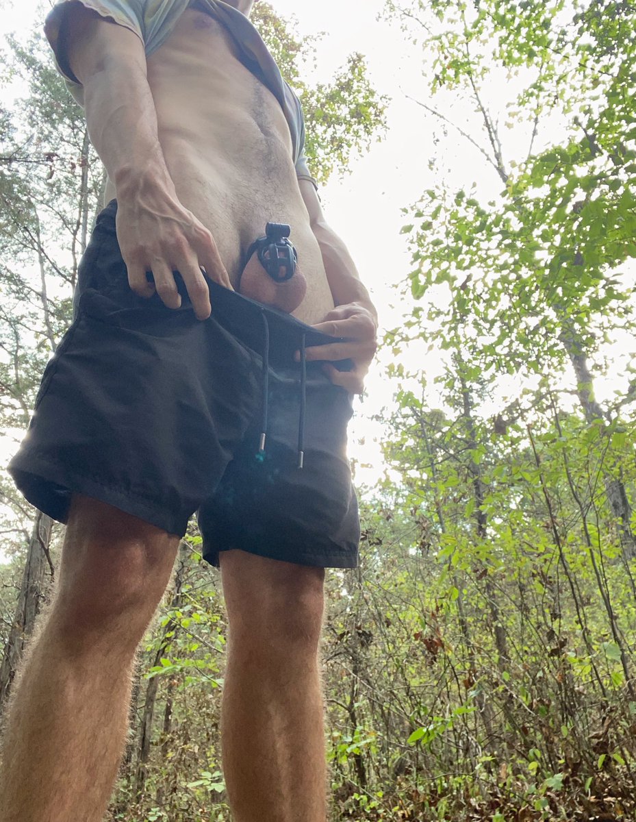 62/365
Hiking around w my cage out - what would u do if u saw me
#teamlocked #gaychastity #GayChastityRTs