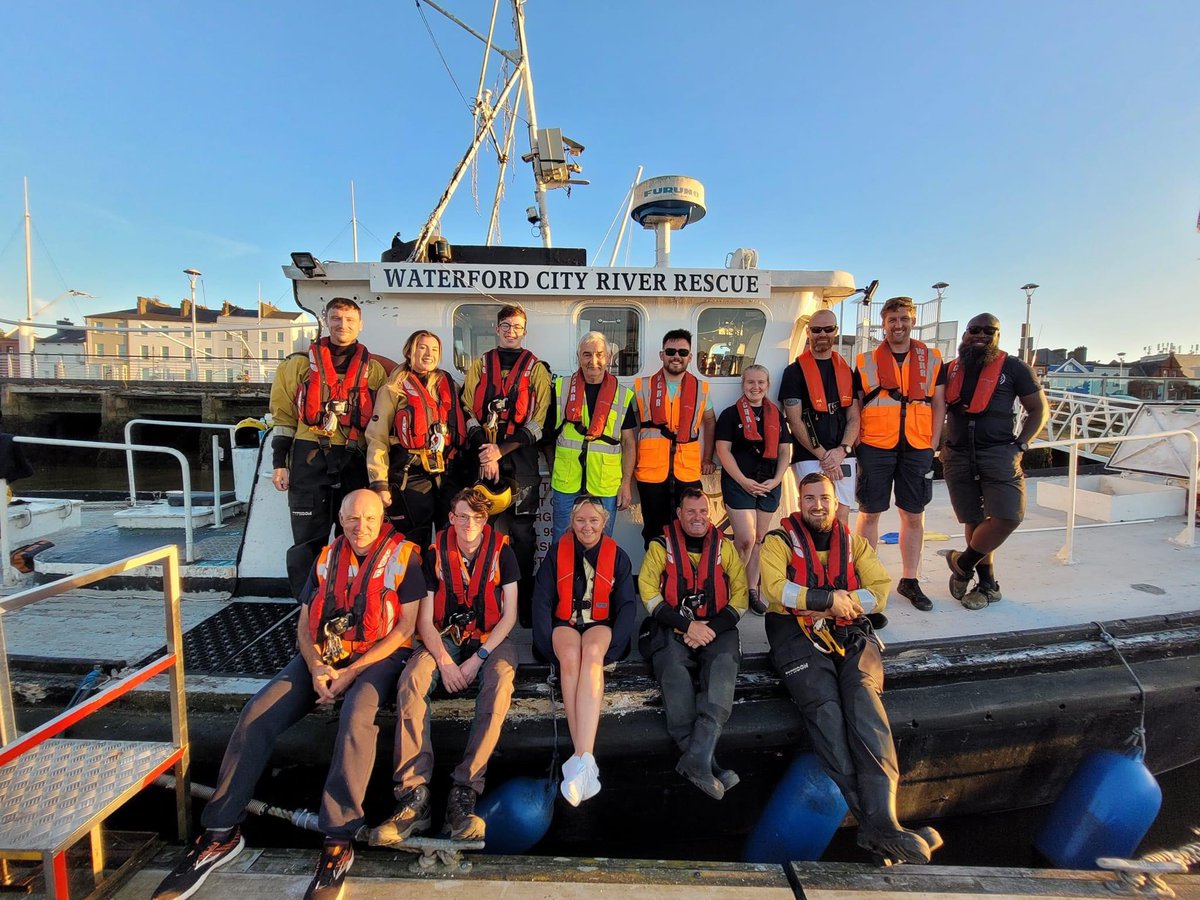 FirstWaterford's tweet photo. Fantastic training session tonight with the Waterford City river rescue. Always great to do a bit of inter-agency training. https://t.co/ShfRgKmzPz