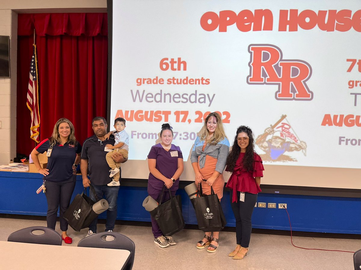 engagewithMsZ's tweet photo. Ready Ranger Camp with our 6th grade families was a blast 🤩 #RudderIgnited #OneBigRangerFamily #WholeChild #FamilyEngagement #RangersLEAD #WhereMsZwanders ✨ https://t.co/rySXXEYpOF