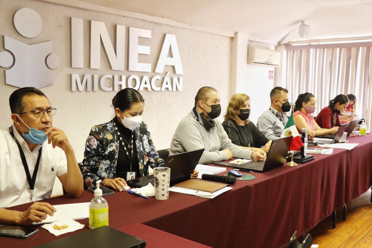 INEA_Mich's tweet photo. La CR, Titulares de las Jefaturas de Depto. y la Profra. Sandra Luz Valencia, Enlace de #INEAMich, participaron en la Videoconferencia Nacional convocada por la Dtra. General, Mtra. Teresa Guadalupe Reyes Sahagún, para el informe y análisis de diversos temas de relevancia. https://t.co/5xn4L2HH2S