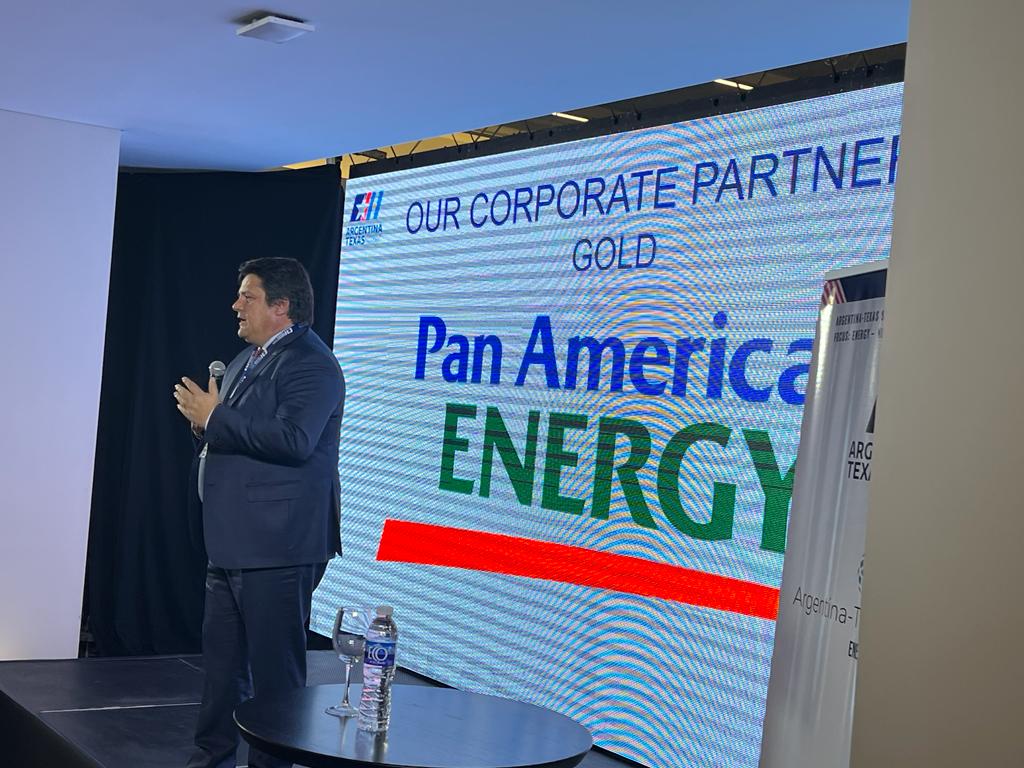 MarianoGaidoOk's tweet photo. #ArgentinaTexas #Summit. Un espacio clave para las ideas que recibimos juntos y sin grietas, gestionando una administración eficiente, que nos permite hacer crecer a la principal ciudad donde se desarrolla el potencial de #VacaMuerta.
#Neuquén, #capital de #VacaMuerta https://t.co/aw5TSZtomS