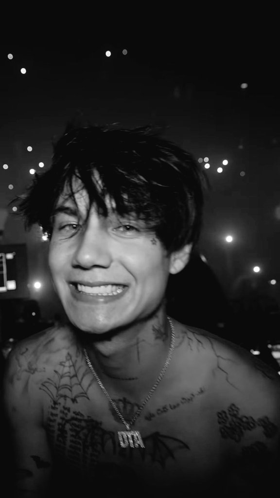 withyoujxdn's tweet image. His smile is everything🥹