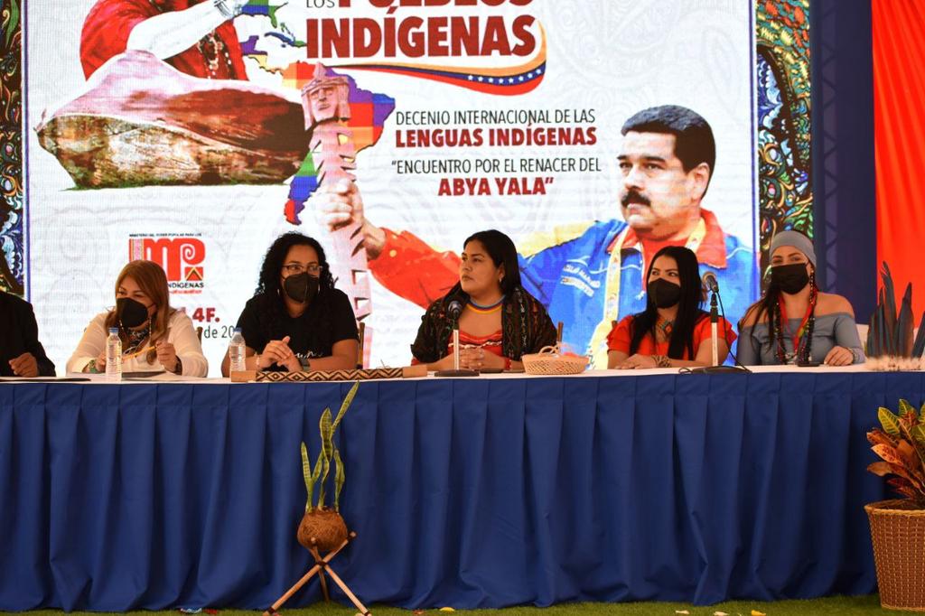 Participamos en el Decenio Internacional de las Lenguas Indígenas "Encuentro por el renacer del Abya Yala", desde el Cuartel de la Montaña 4F. Junto a las ministras <a href="/CLARAVIDALV/">Clara Vidal</a> y <a href="/d_guzmanl/">Diva Guzmán</a> celebraremos el Día Internacional de los Pueblos Indígenas.

<a href="/NicolasMaduro/">Nicolás Maduro</a>